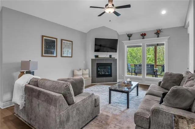 $429,900 | 522 Northwest 110th Street, Kansas City, MO 64155