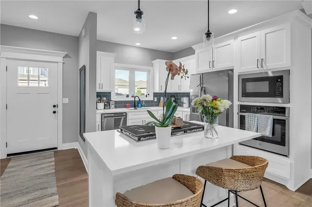 $429,900 | 522 Northwest 110th Street, Kansas City, MO 64155