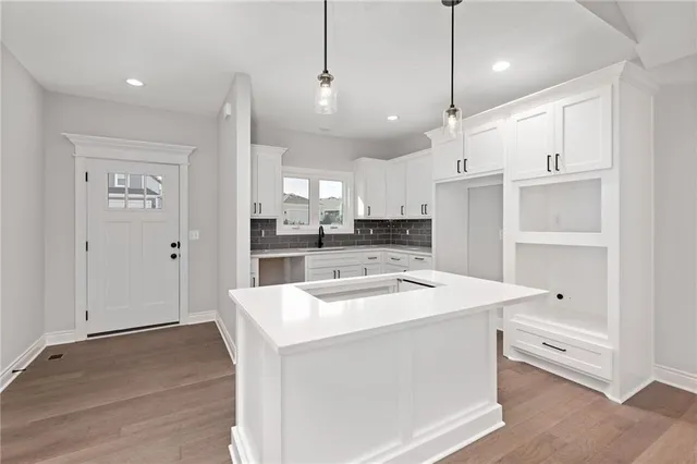 $429,900 | 522 Northwest 110th Street, Kansas City, MO 64155