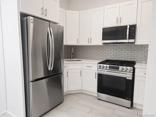 $2,900 | 102-03 Northern Boulevard, Unit 2F | East Elmhurst