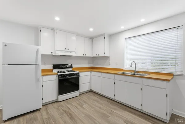 $2,395,000 | 69 Corte Madera Avenue, Corte Madera, CA 94925