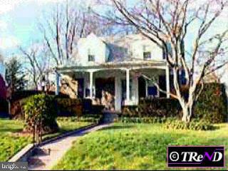624 Laurel Road Springfield, PA 19064 - Photo 1 of 1 a front view of a house with garden
