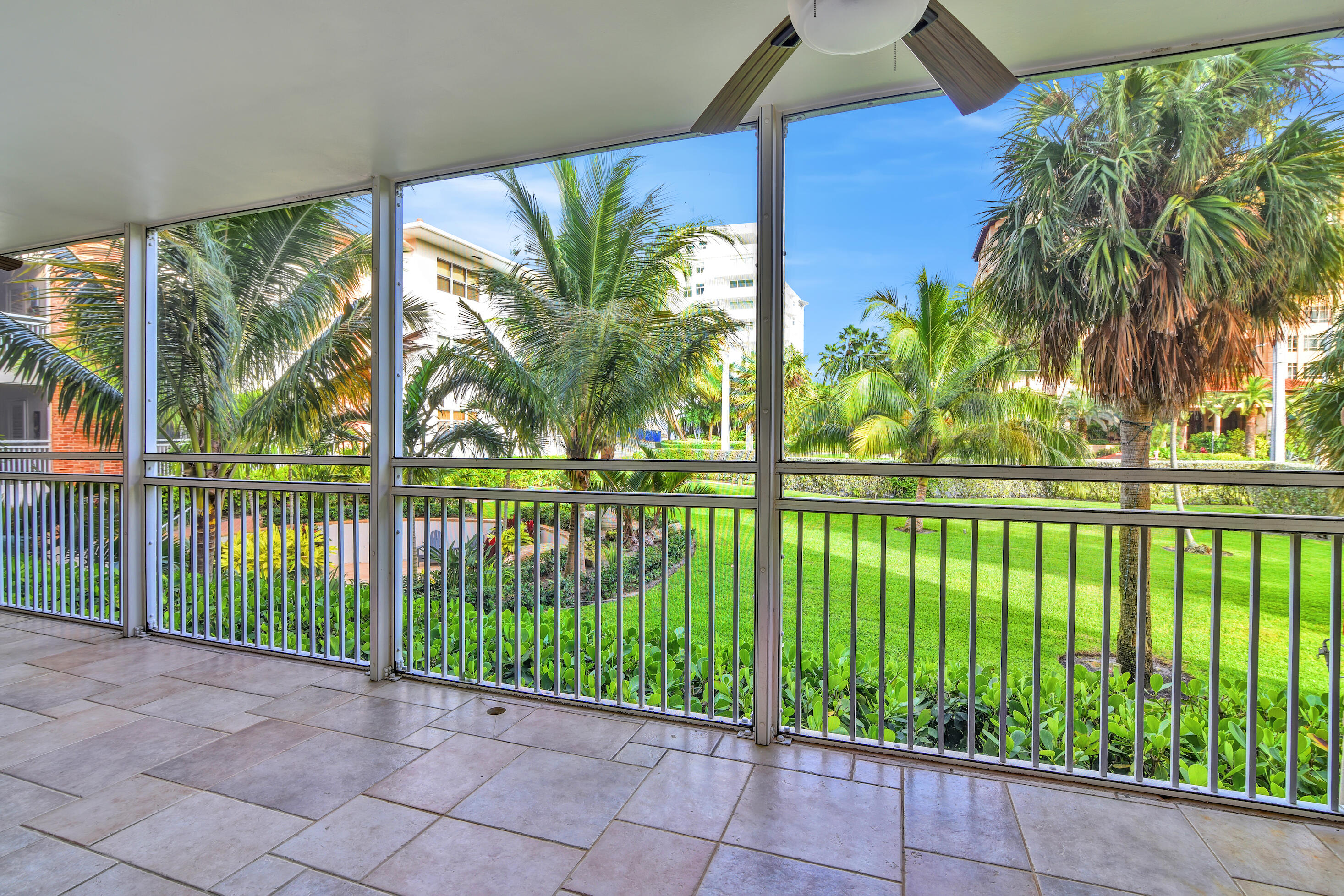 2501 South Ocean Boulevard, Unit 1020 Boca Raton, FL 33432 - Photo 26 of 33 BocaRatonStudio 17