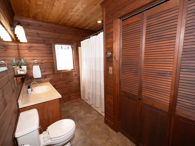 $555,000 | N2577 Ottman Drive, Waupaca, WI 54981