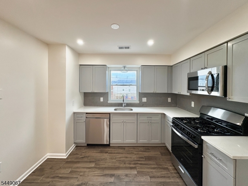 156 Ridgewood Avenue, Unit 1 Newark, NJ 07108 - Photo 37 of 44 Gallery Image 37