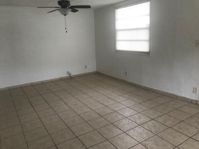 494 Bacom Point Road Pahokee, FL 33476 - Photo 5 of 12 IMG_6647