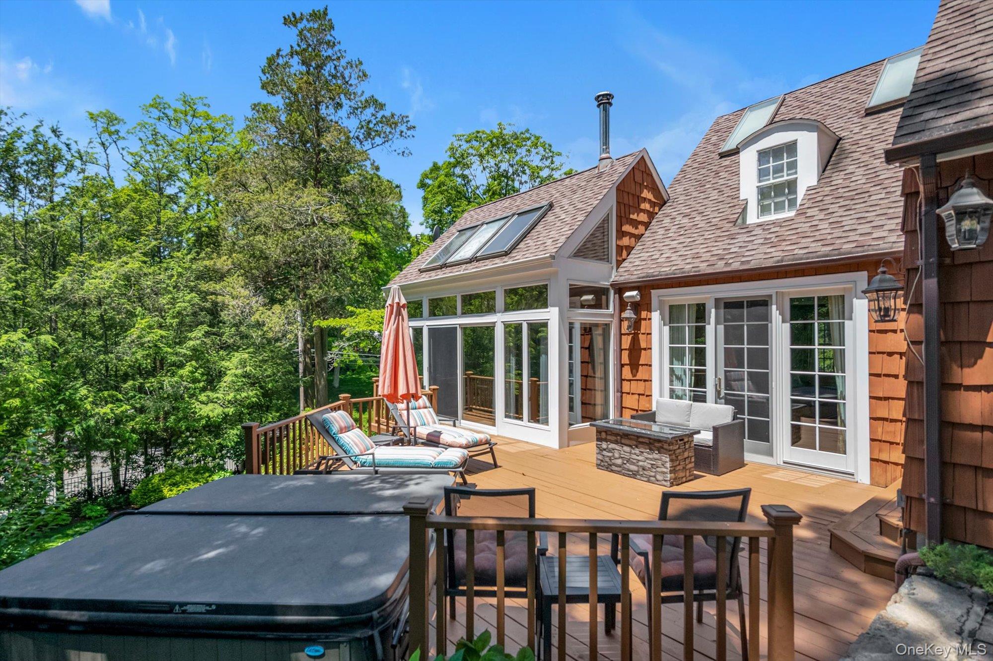 74 Litchfield Road Port Washington, NY 11050 - Photo 30 of 48