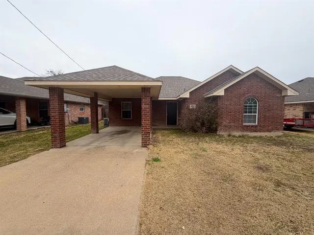 $1,545 | 1402 Marble Road, Ennis, TX 75119