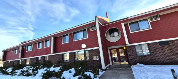 $655 | 16 Green River Road, Unit 205, Morris, MN 56267