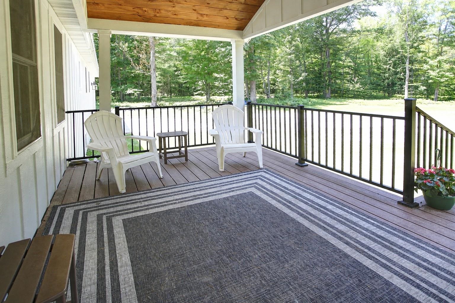 293 Fisher Road Traverse City, MI 49685 - Photo 4 of 37