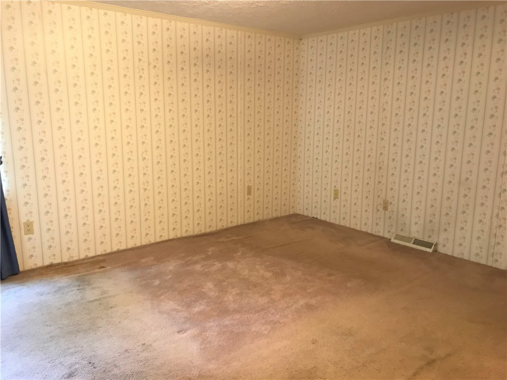 313 Riggins Road Pickens, SC 29671 - Photo 15 of 38