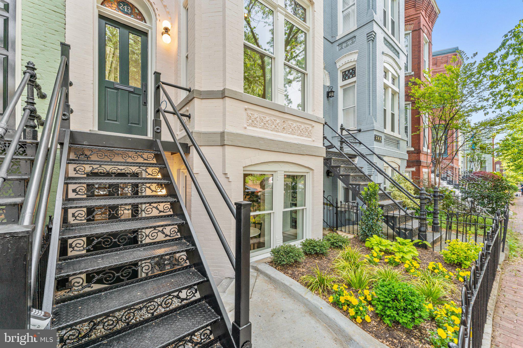 243 10th Street Northeast Washington, DC 20002 - Photo 4 of 73