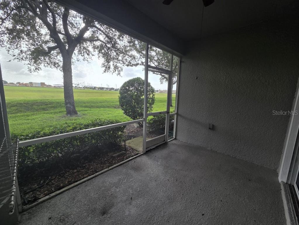 2642 Rutledge Court Winter Haven, FL 33884 - Photo 2 of 6 a view of outdoor space and balcony
