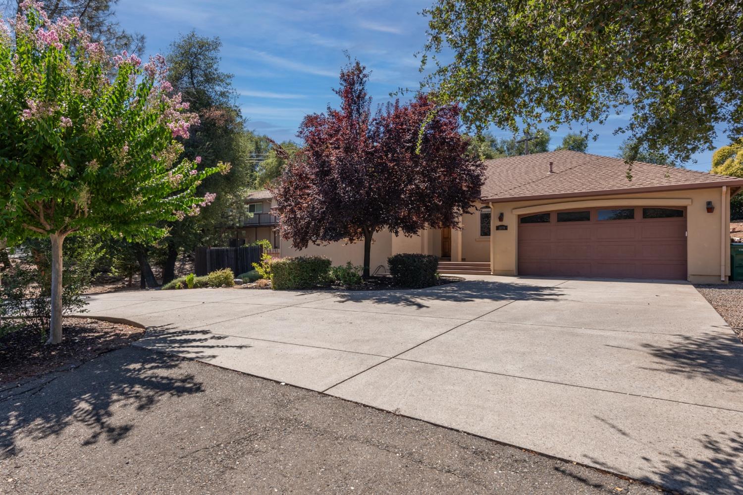 a house view with a outdoor space