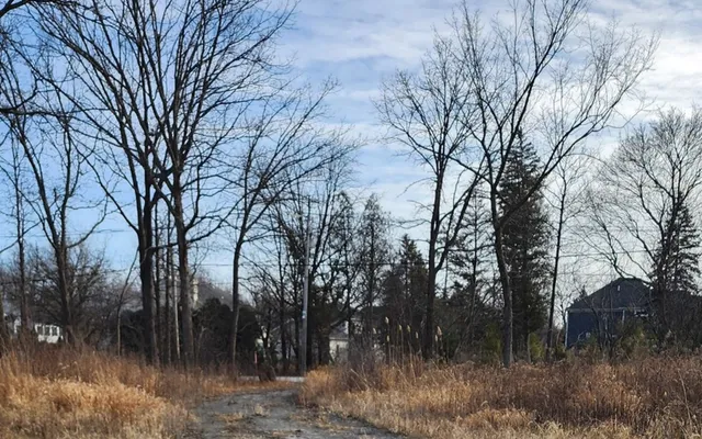 $249,900 | 15734 Buckley Road, Libertyville, IL 60048