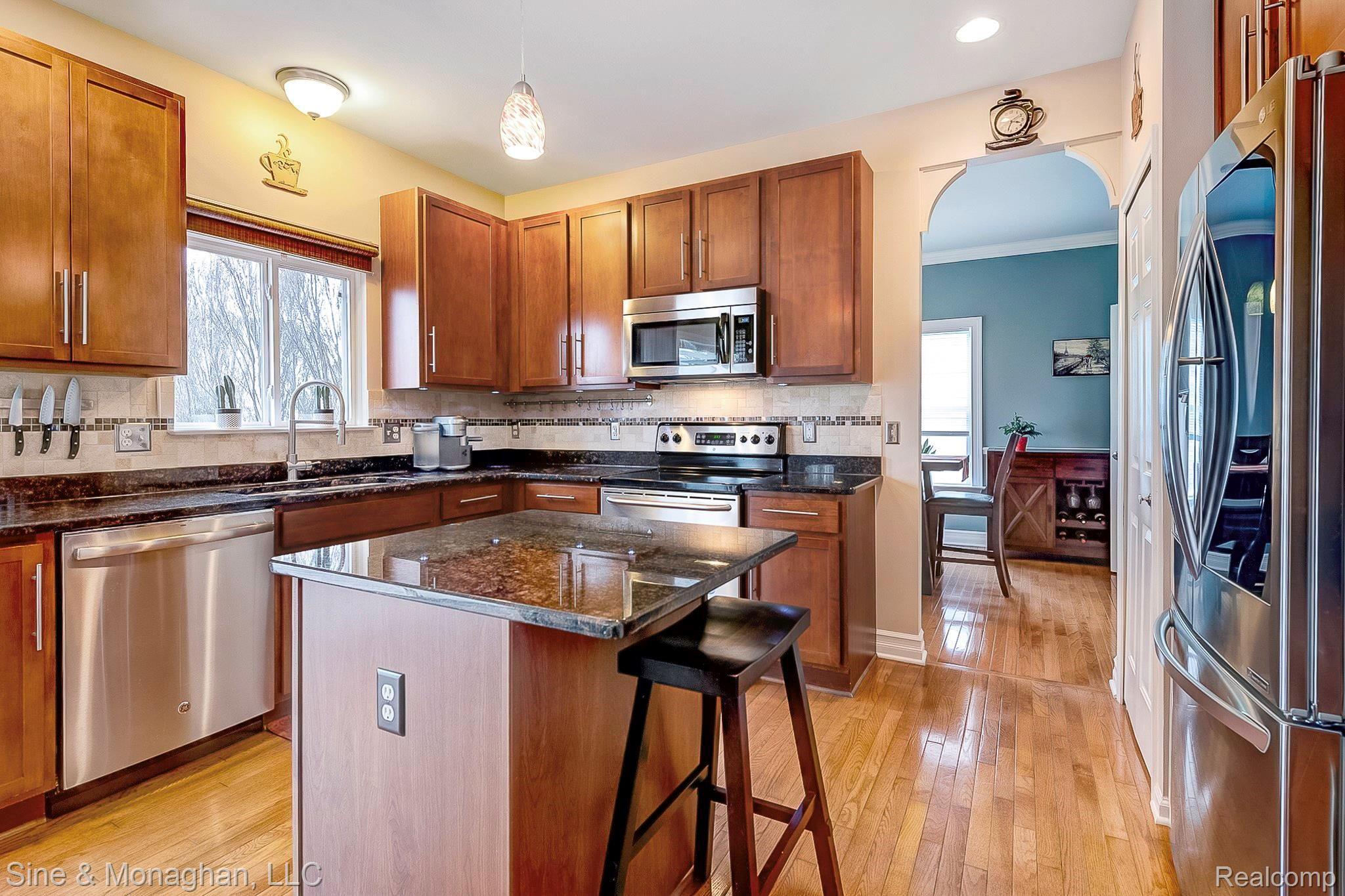 3248 Wren Lane Rochester, MI 48309 - Photo 14 of 65 Stainless appliances, Granite counters