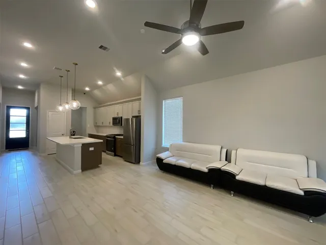 $2,275 | 12614 White Pelican Court, Cypress, TX 77433