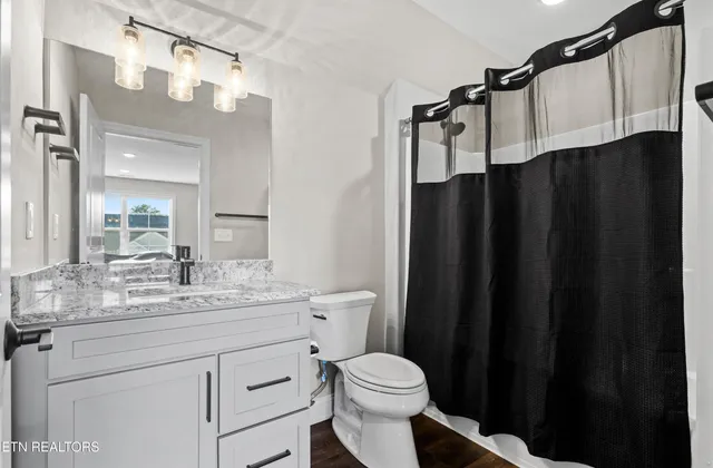 $550,000 | 511 Chestnut Place, Loudon, TN 37774