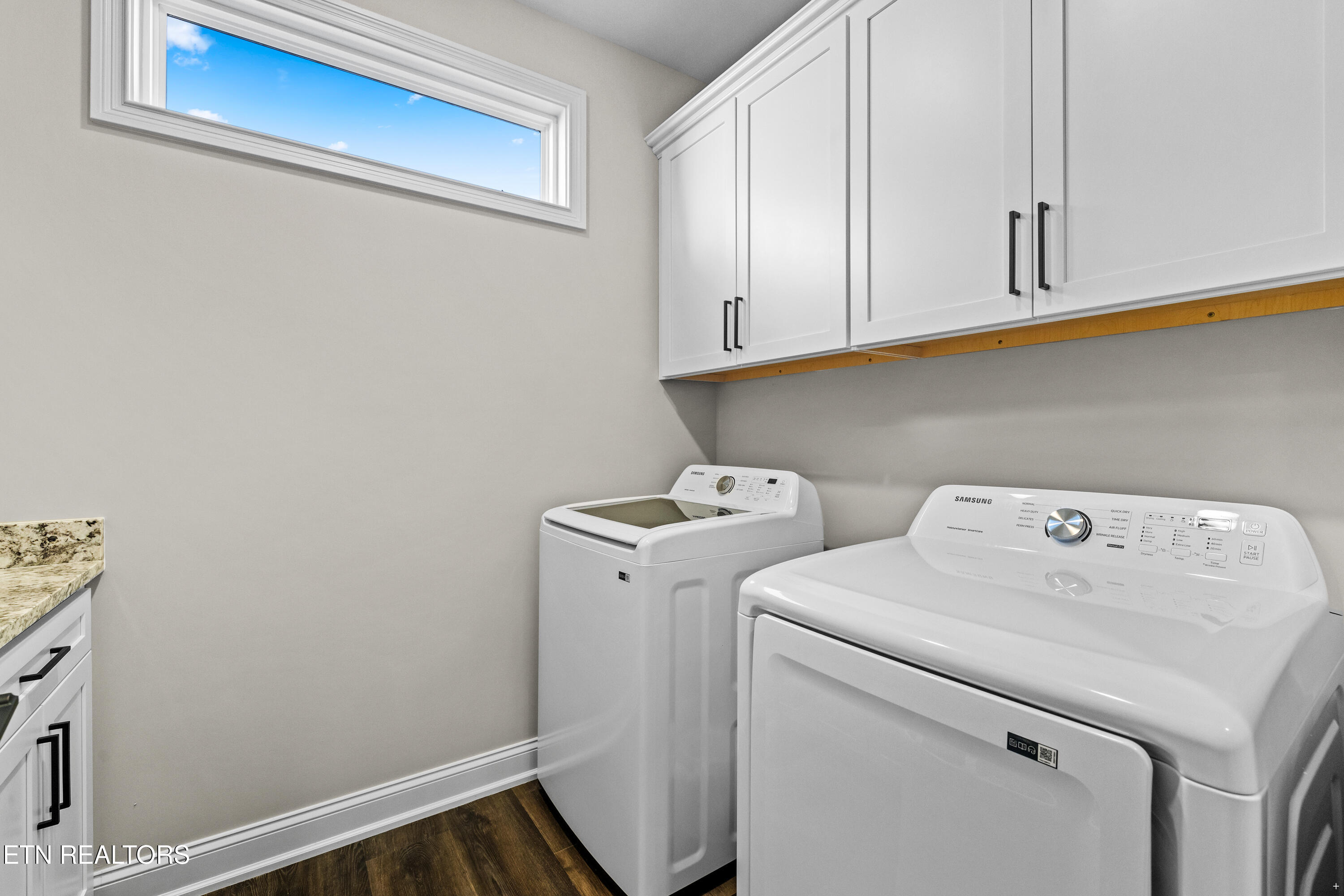 511 Chestnut Place Loudon, TN 37774 - Photo 16 of 23 Laundry Room