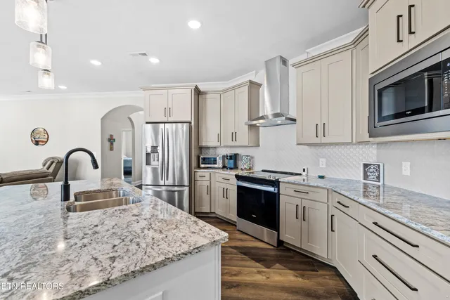 $550,000 | 511 Chestnut Place, Loudon, TN 37774