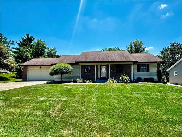 $355,000 | 616 Pierce Avenue, Maryville, MO 64468