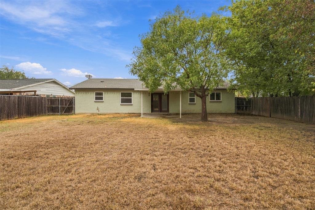335 Springwillow Road Burleson, TX 76028 - Photo 23 of 29 Gallery Image 23