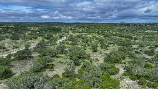 a view of a large yard