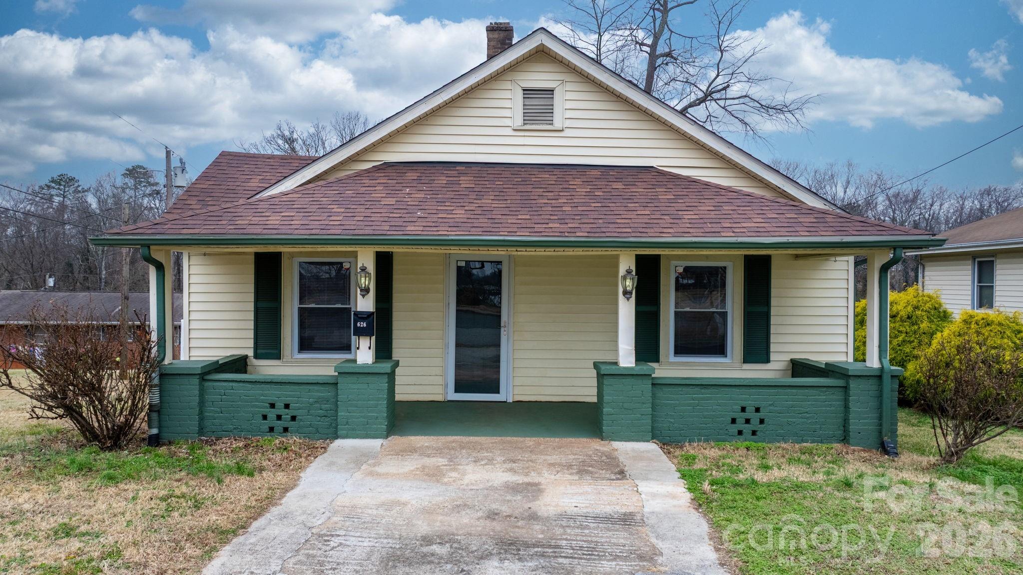 626 West Concord Street Morganton, NC 28655 - Photo 3 of 32