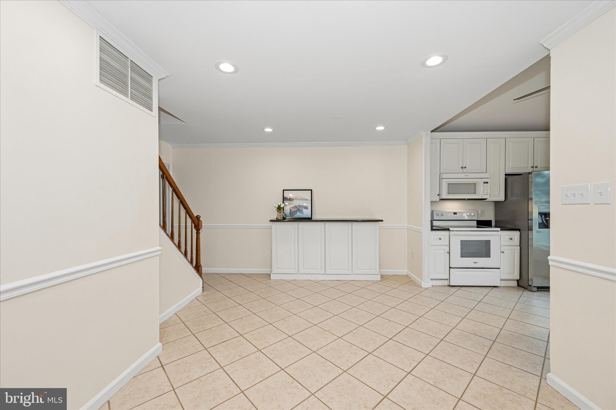 6596 East Lakeridge Road New Market, MD 21774 - Photo 25 of 131 Dining Area with movable island!