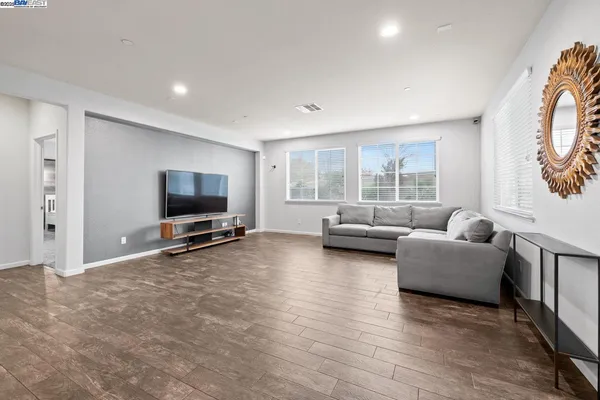 $825,000 | 917 Talaria Court, Oakley, CA 94561