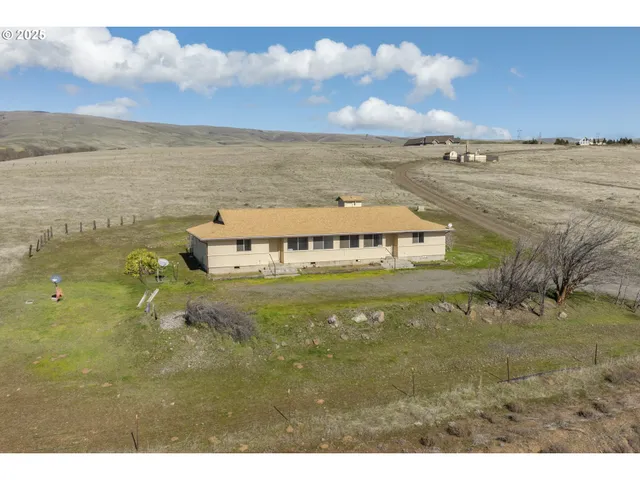 $395,000 | 8415-8417 Highway 14, Dallesport, WA 98617