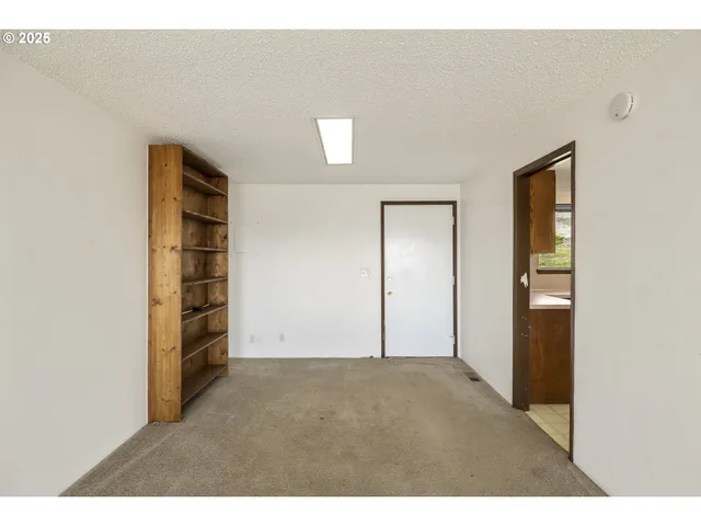 $395,000 | 8415-8417 Highway 14, Dallesport, WA 98617