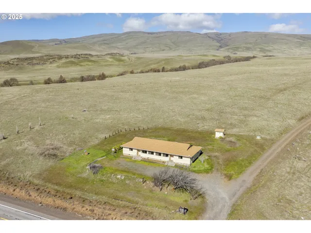 $395,000 | 8415-8417 Highway 14, Dallesport, WA 98617