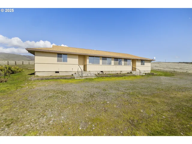 $395,000 | 8415-8417 Highway 14, Dallesport, WA 98617
