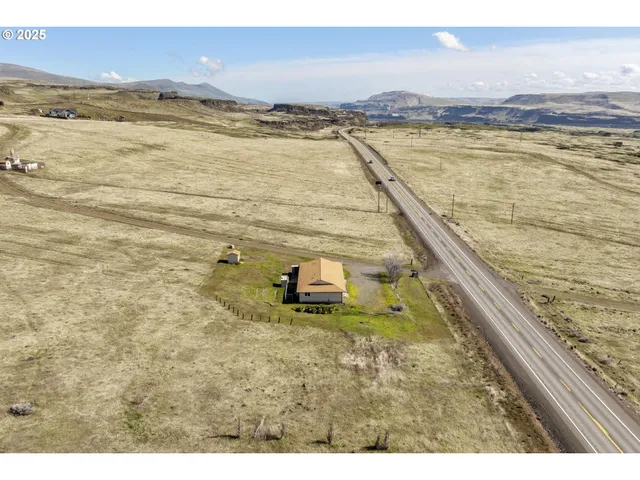 $395,000 | 8415-8417 Highway 14, Dallesport, WA 98617