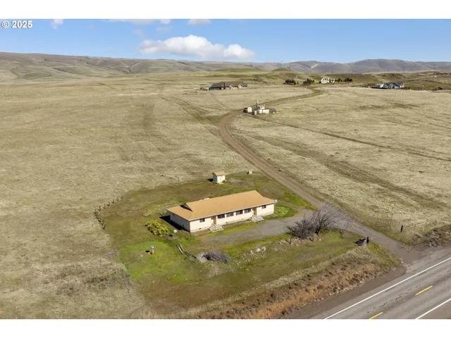 $395,000 | 8415-8417 Highway 14, Dallesport, WA 98617