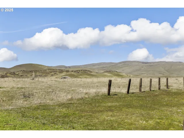 $395,000 | 8415-8417 Highway 14, Dallesport, WA 98617