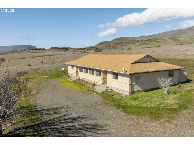 $395,000 | 8415-8417 Highway 14, Dallesport, WA 98617
