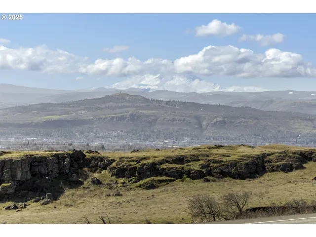 $395,000 | 8415-8417 Highway 14, Dallesport, WA 98617