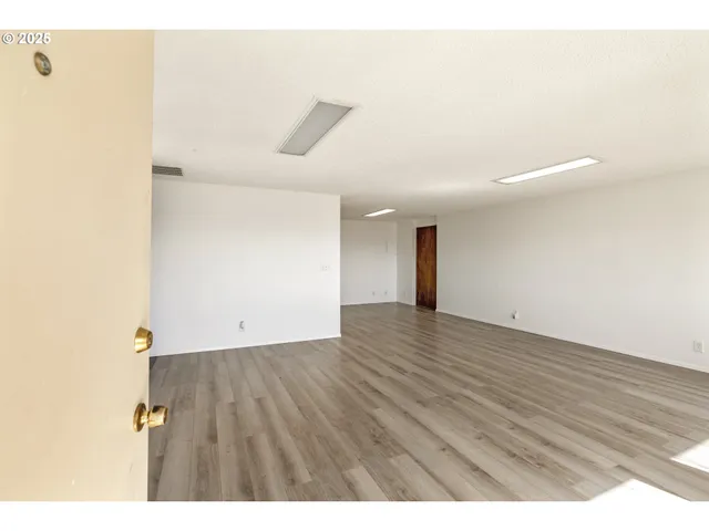 $395,000 | 8415-8417 Highway 14, Dallesport, WA 98617