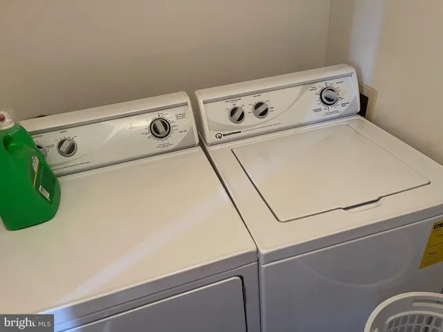 a close up view of washer and dryer