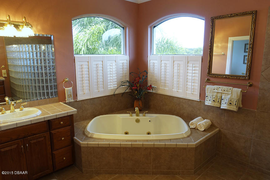 119 Inlet Harbor Road Ponce Inlet, FL 32127 - Photo 28 of 46 MasterBath Jetted Tub