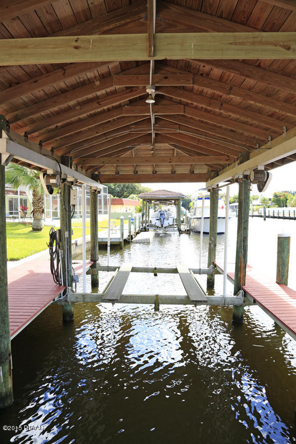 119 Inlet Harbor Road Ponce Inlet, FL 32127 - Photo 40 of 46 10,000# Lift