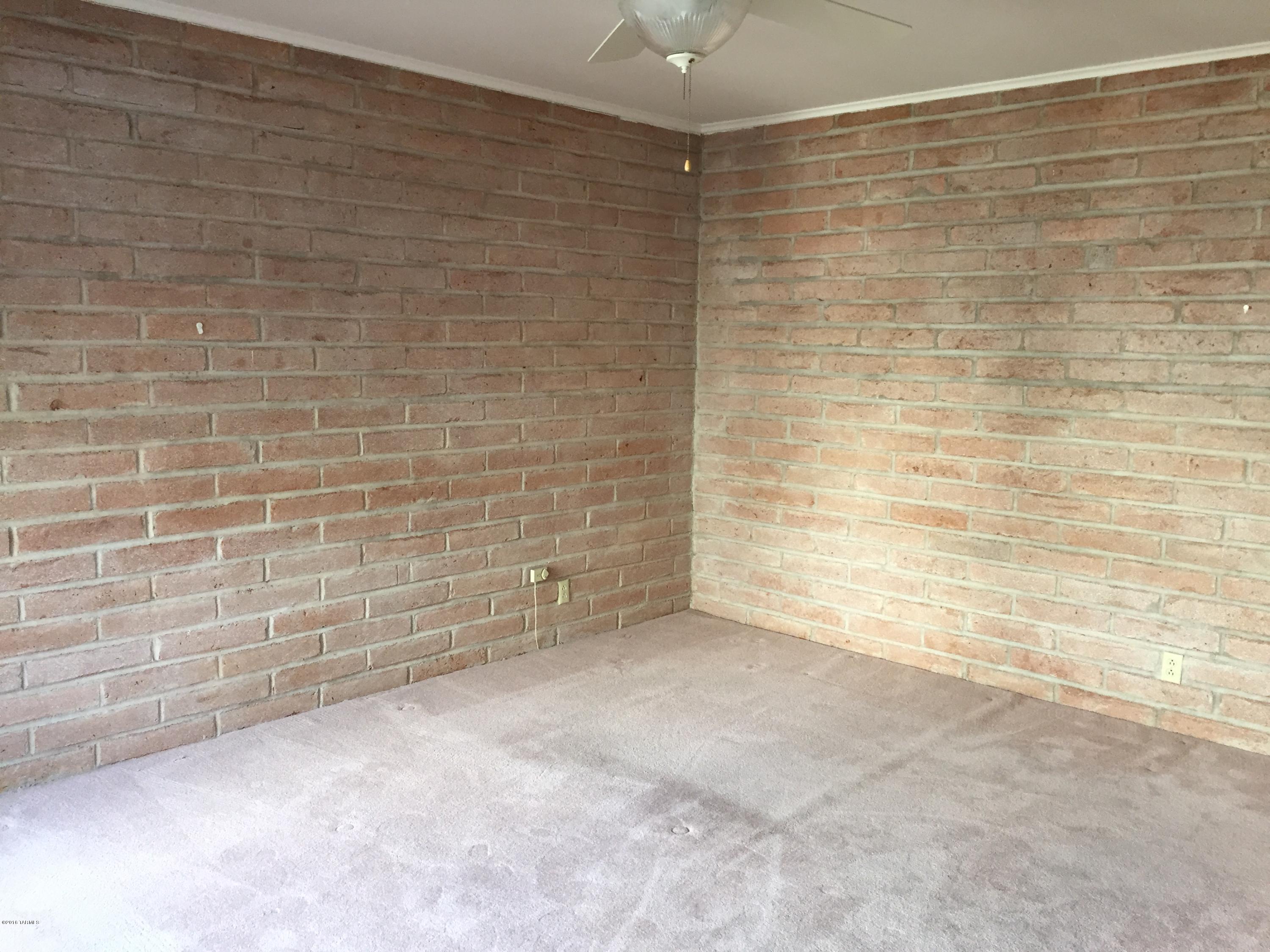 646 West Roller Coaster Road Tucson, AZ 85704 - Photo 17 of 40 Gallery Image 17