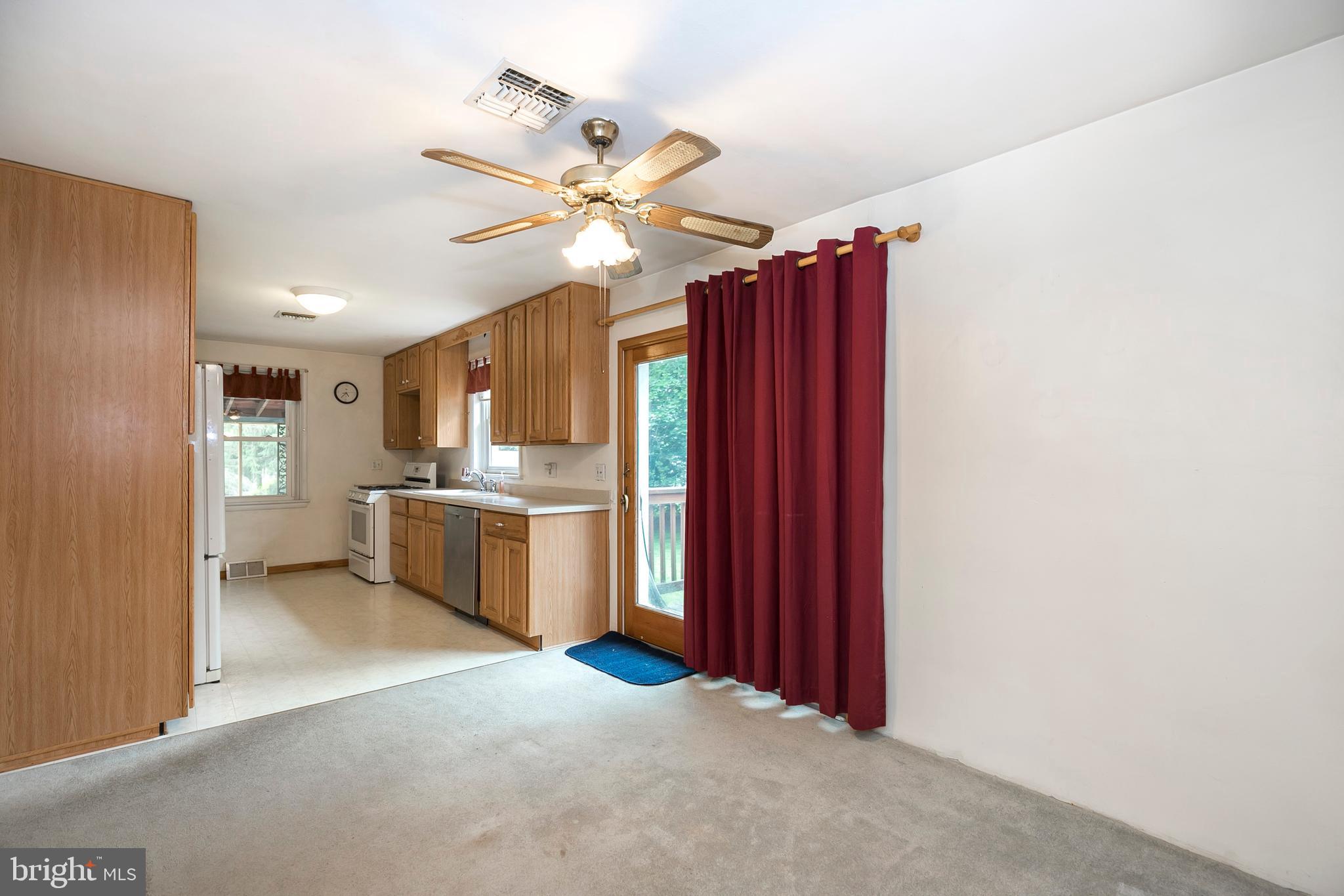 805 South Lewis Road Royersford, PA 19468 - Photo 16 of 26 Sliders off dining room to deck