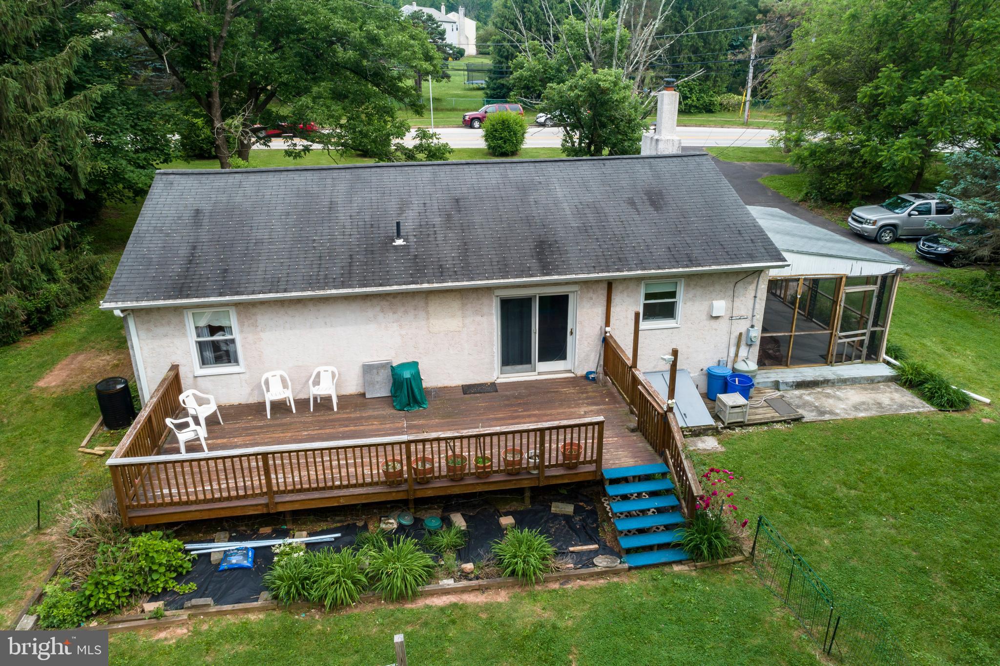 805 South Lewis Road Royersford, PA 19468 - Photo 4 of 26 30x12 deck for relaxing
