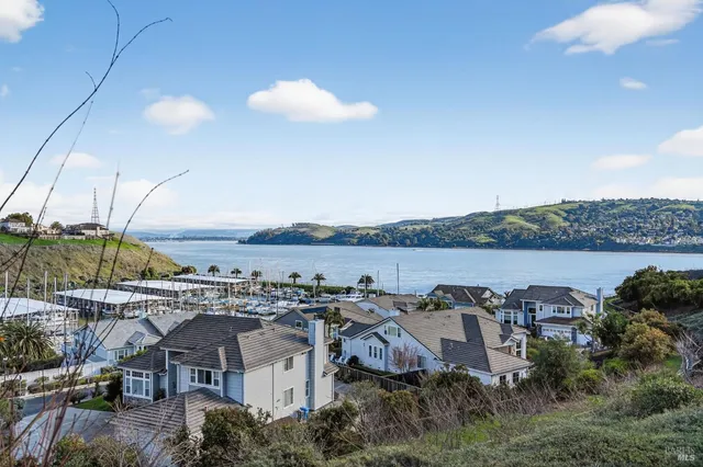 $395,000 | 301 Stinson Street, Vallejo, CA 94591