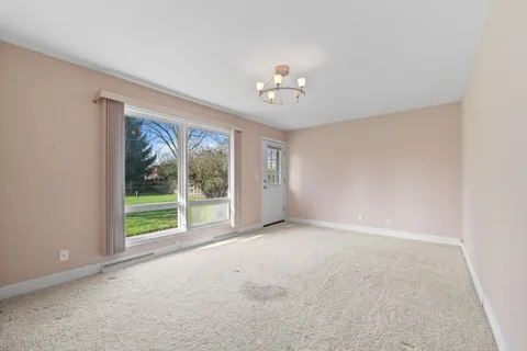 $349,900 | 1718 Hillcrest Drive, Lake Geneva, WI 53147