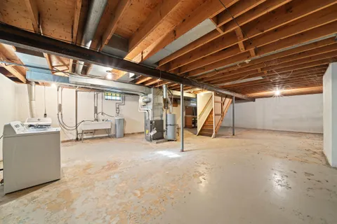 $349,900 | 1718 Hillcrest Drive, Lake Geneva, WI 53147