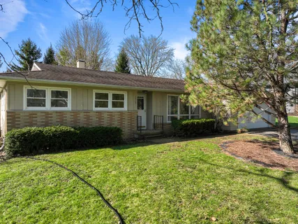 $349,900 | 1718 Hillcrest Drive, Lake Geneva, WI 53147